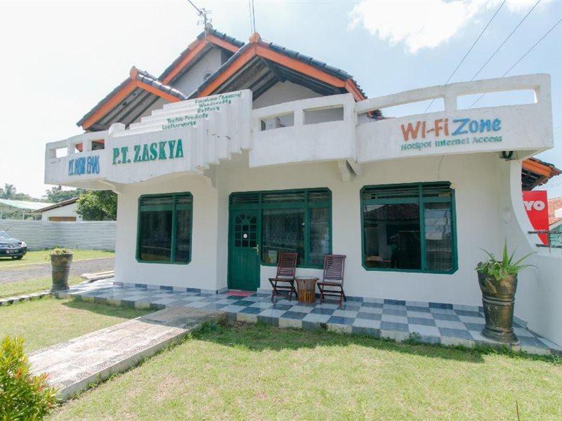 Oyo 2858 Vafa Guesthouse Cianjur Exteriér fotografie