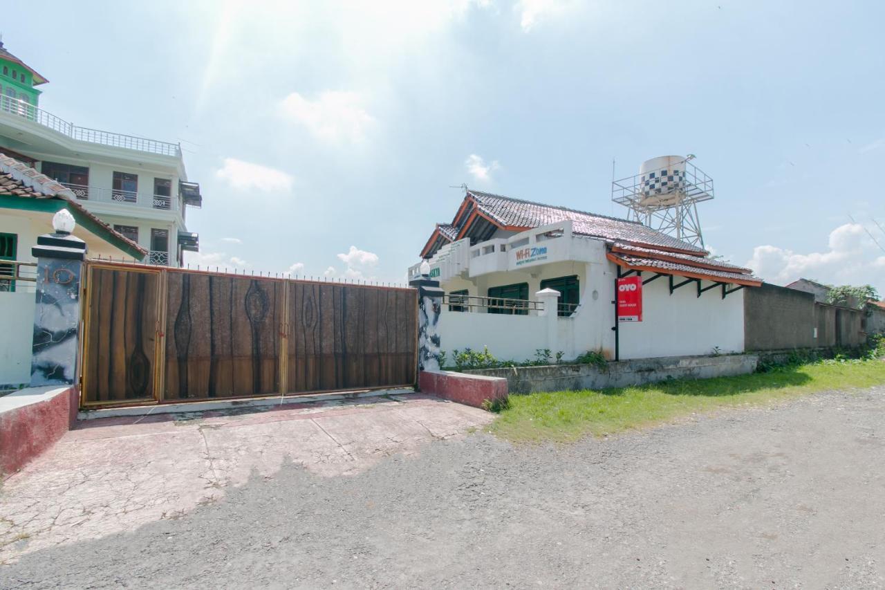 Oyo 2858 Vafa Guesthouse Cianjur Exteriér fotografie
