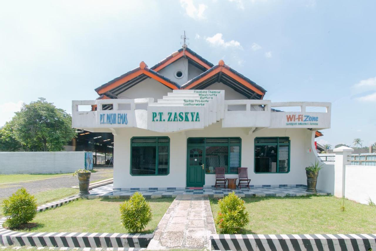 Oyo 2858 Vafa Guesthouse Cianjur Exteriér fotografie