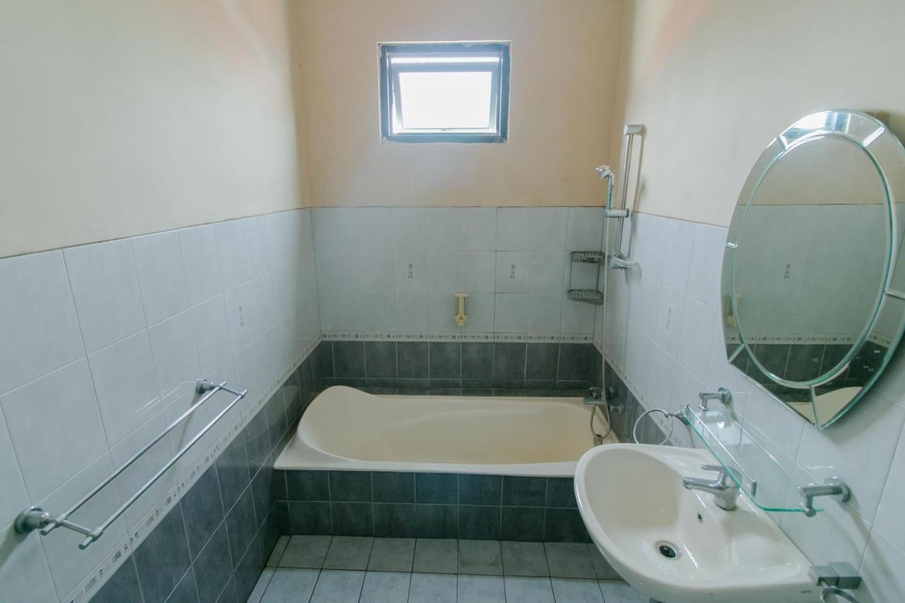 Oyo 2858 Vafa Guesthouse Cianjur Exteriér fotografie